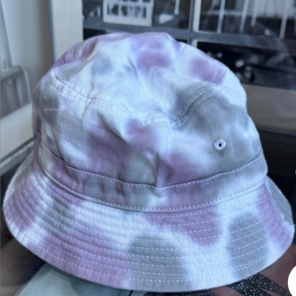Purple Tie-Dye Bucket Hat urban outfitters